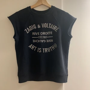 Zadig tröja - Säljer min fina Zadig tröja som jag har köpt här på Plick. Säljer för att jag inte får användning för den. Den e i bra skick. Nypris är ca 600 säljer nu för 250. 