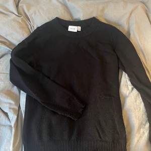 jättebasic men snygg stickad tröja från VILA. den är supergosig och köptes för ca. 300. 💞💘