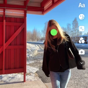 Svart Teddy jacka - Säljer min svarta Teddy jacka, använt endast 2 gånger 💘 köpte från boohoo men verkar inte finnas kvar  Original pris 720, men köpte på rea för 360