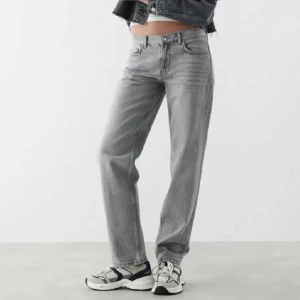 Gina jeans - Jätte fina jeans från Gina Tricot i modellen Low straight jeans