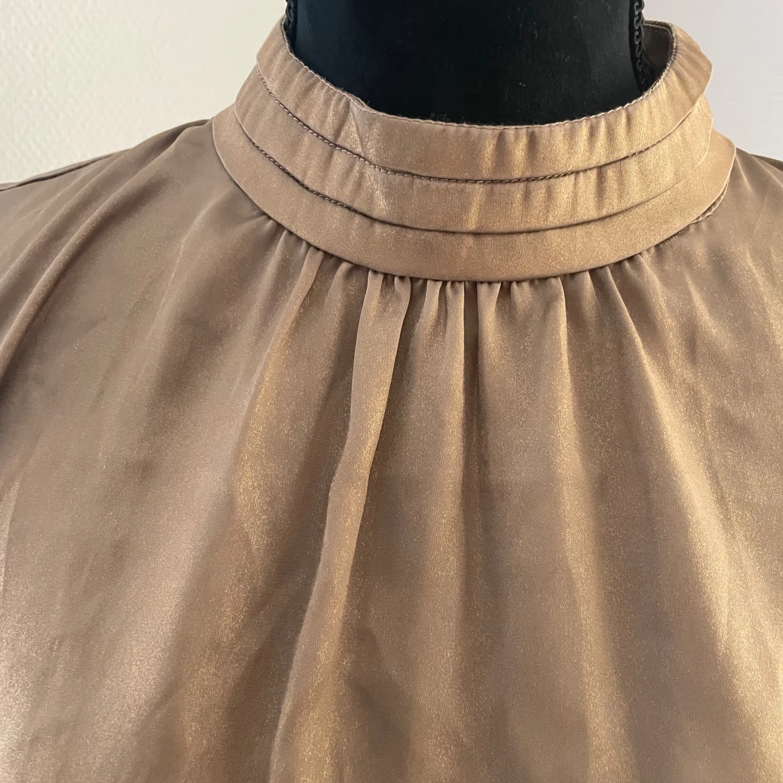 Guldig topp strl L - 90