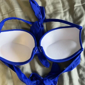 bikiniöverdel push up - jättefin kungsblå bikiniöverdel med push up i kuporna💓reglerbar i både midja och runt hals! 