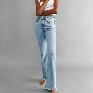 Jeans - Bootcut jeans från Gina💕