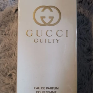 Gucci Guilty Pour femme 50ml - Säljer vidare då jag testat parfym prov och det va tyvärr inte min doft. Ny inplastad 
