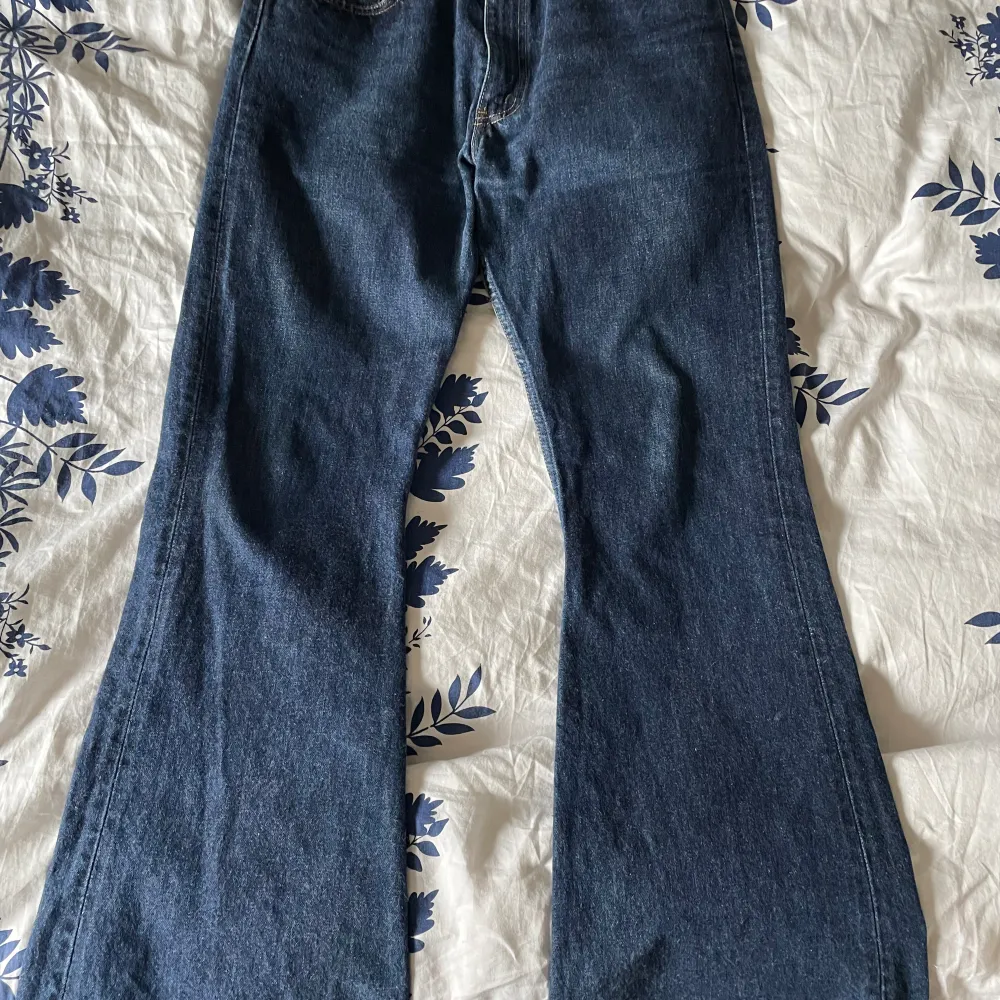 Super fina Levis jeans som har blivit för små 💋skriv för mått. Jeans & Byxor.