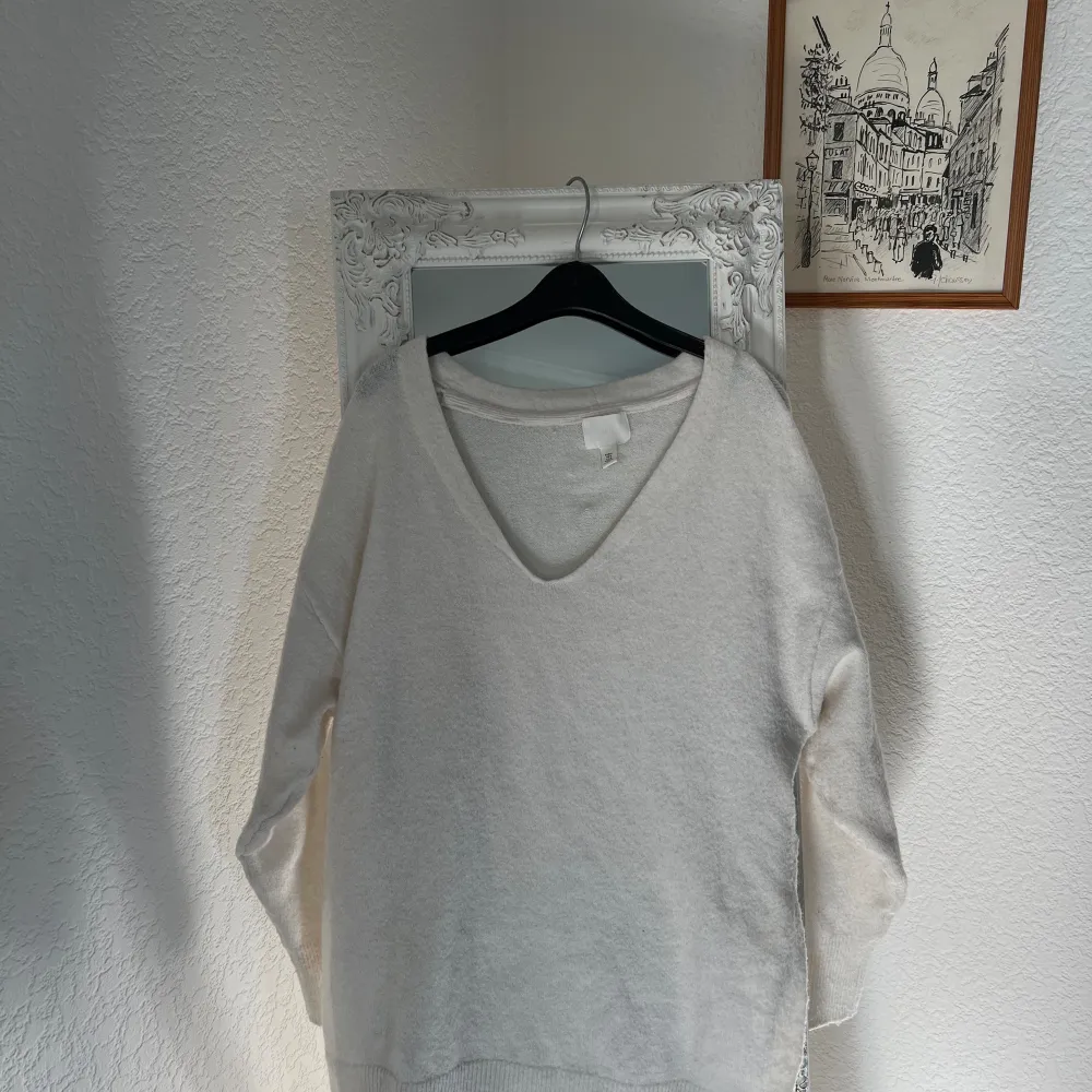 Oanvänd stickad tröja från H&M💕 oversize . Stickat.