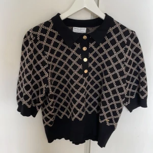 Tröja - Holly and white från Lindex Stl M  Endast provad 