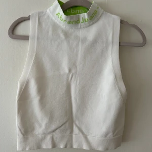 Crop top - Acne-liknande linne