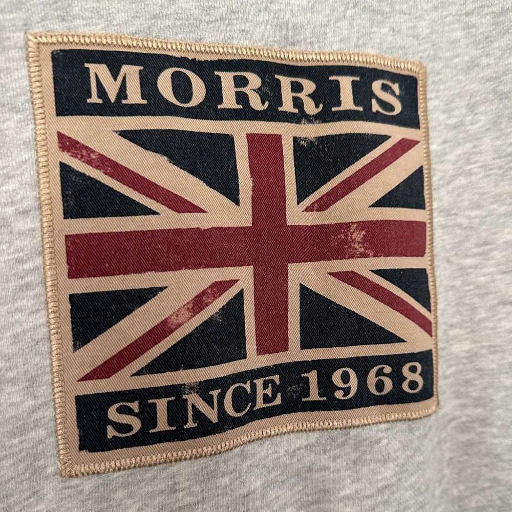 Hej säljer nu denna väldigt snygga och schyssta tröjan från Morris! Den är är väldigt fint skicka har inga fläckar eller märken osv, det vill säga inga defekter!  Storleken är XS och passar True to fit:) Vid fler frågor är det bara att höra av sig :). Tröjor & Koftor.