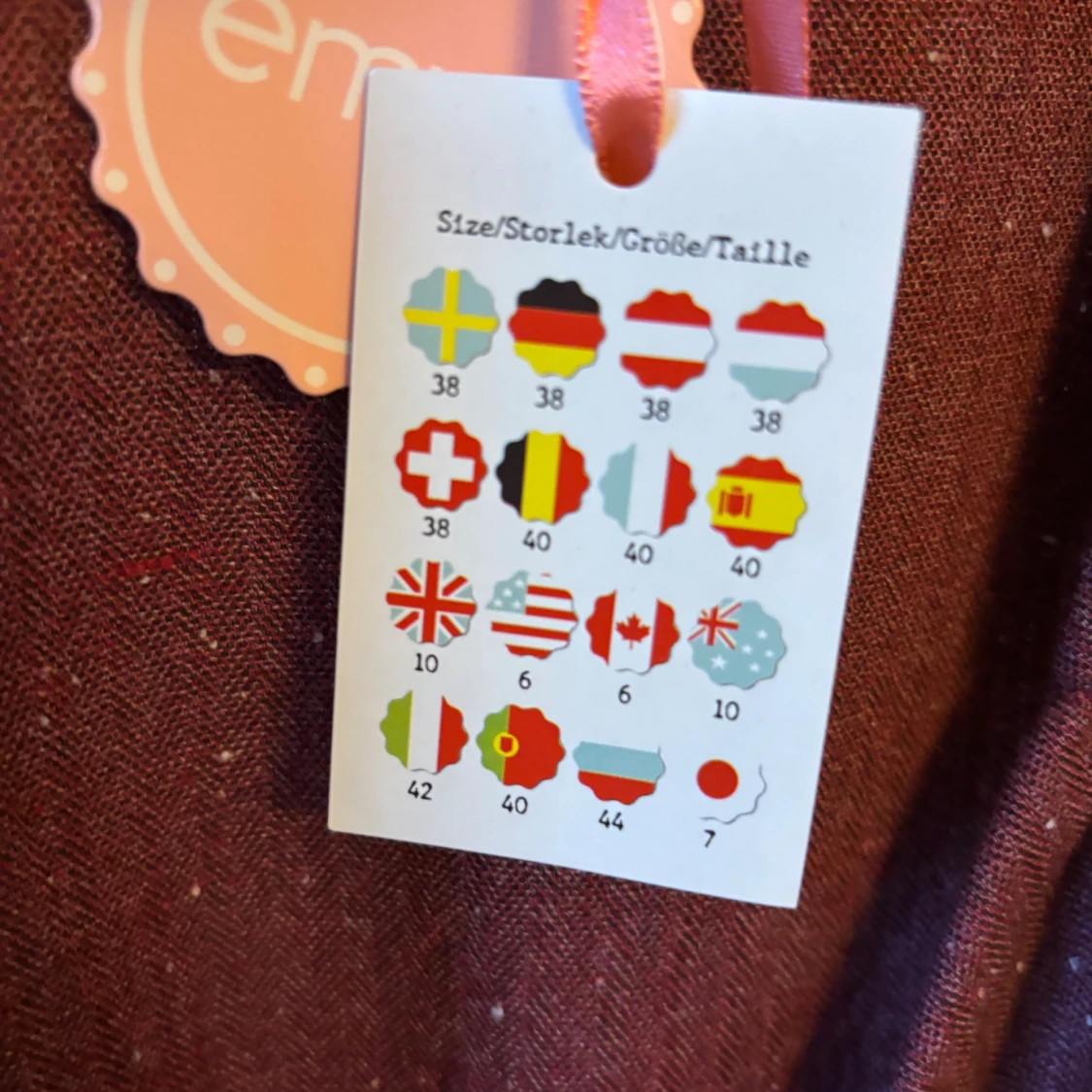 Plommon färgad omlott klänning, Emmy design  - 91