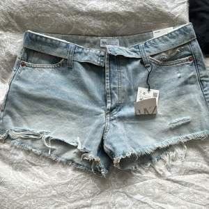 Jeansshorts köpta på zara! Prislapp finns kvar.