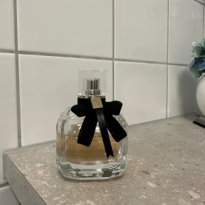 Yves saint Laurent  - Mer än halva kvar. 50 ml 