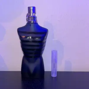 Säljer samples av Jean Paul Gaultier Ultramale. Det är 2ml i småflaskorna. Hör av dig vid intresse eller andra frågor.