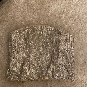 Topp - superfin topp till fest💗💗🪩🪩🎉