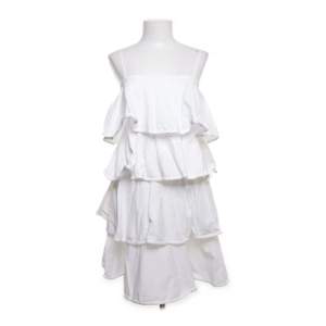 Säljer denba otroligt fina zara klänningen som passar perfekt till studenten eller som årets sommarplagg! 😍🍸