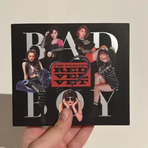 Red velvet  bad boy album med fotokort/photocard