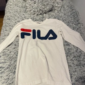 Fila tröja  - Fick den av min kusin den är använd 6 gånger 
