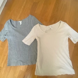 Topp - Två tröjor i nyskick. Knappt använda. 30kr styck. Köparen står för frakt 