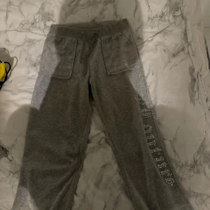 Old juicy couture sett - 2 gånger använda sett, säljer pga passar inte i dem längre. 