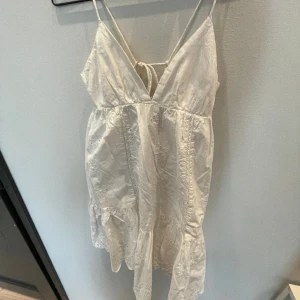 Zara klänning - Säljer denna supersöta zara klänning!🥰