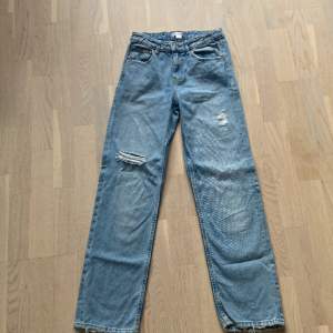Low waist jeans från gina tricot young, bra skick
