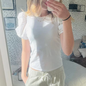 Volang t-shirt  - Säljer denna då den inte kommer till användning längre. Den har inga defekter vad jag kan se💕