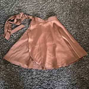 Silky kjol - Sprillans ny knyt kjol