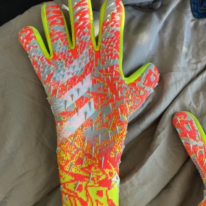 Adidas preoator - Målvakts handskar bra skick