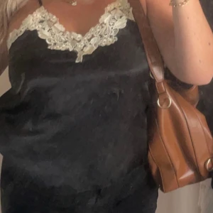 Linne  - Linne i satin, använd ca 3 gånger