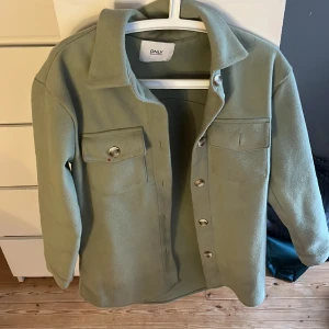 Sommarjacka  - Snygg sommarjacka ifrån only knappt använd strl xs