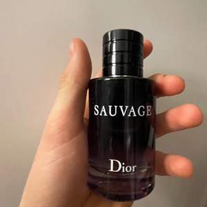 Dior sauvage 30/60 ml kvar. Säljer för jag har skaffat en ny. Boxen finns inte kvar. Pris kan diskuteras!! Tar såklart byten, hör av er!