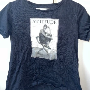 T-shirt  - Knappt använd 