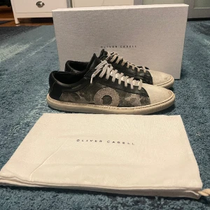 Oliver cabell (low 1 camo) - Hej, säljer dessa olivercabell skorna i storlek 42. Skick 7/10. Nypris: 2700kr inklusive frakt och tull.