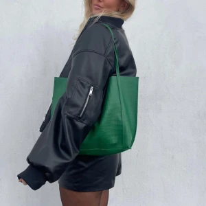 Grön väska - Totebag i nyskick 💚