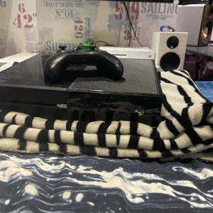 Xbox one - Bra skick säljer pga att ja inte andvänder det längre 1 kontroll följer med.