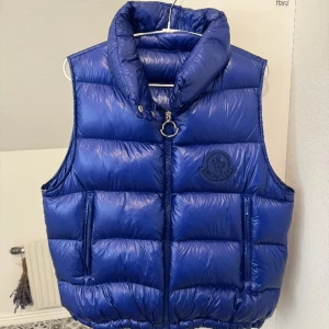 Moncler  - Unik Moncler väst i nyskick.  