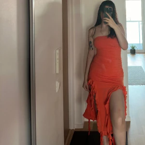 Sommarklänning  - Trendig Sommarklänning från bershka. Helt oanvänd  Storlek M