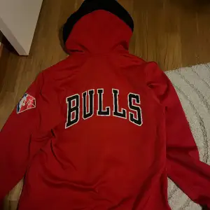 Helt oanvänd Chicago bulls zip up hoodie 