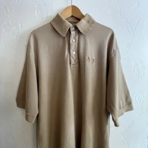 Acne Studios Cotton Polo, S - Knappt använd! Nytt ska in så gammal försvinner. Polo som är superoversized. Passar upp till XL! Bättre bilder kommer strax! Köpare står för frakt. 🚚 