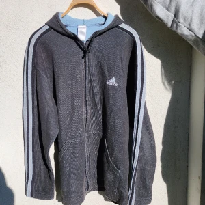 Retro zipper hoddie (adidas) - Storlek S/M. Bra skick.