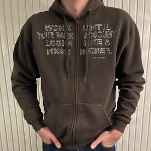 One of one  - Säljer en riktigt fet one of one tröja! Skick 9/10! Har du några funderingar eller frågor är det bara att fråga! Mvh Viggo!