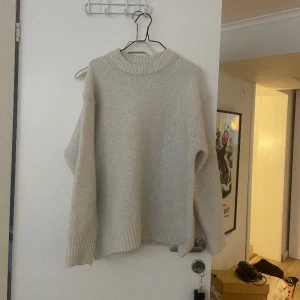 Stickad tröja - Från zara