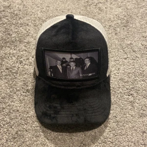 Maggiore keps - Maggiore velvet keps. Väldigt fint skick. Hör av dig om du har några frågor🙌