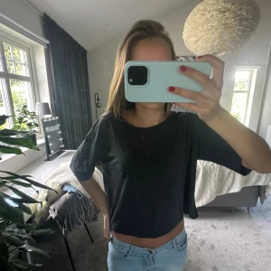 T-shirt  - Snygg sval t-shirt till sommaren!