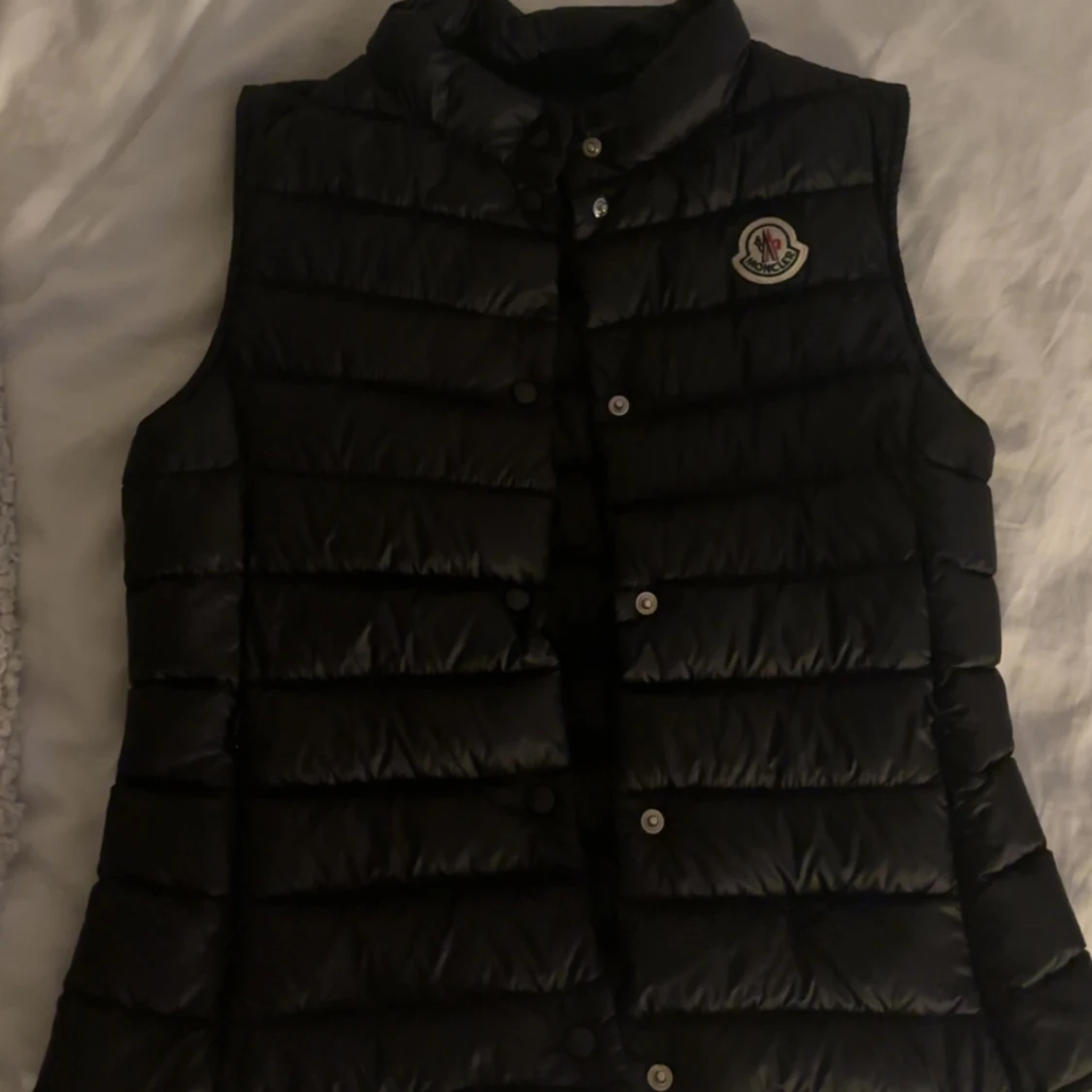 Äkta moncler väst!!