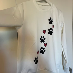 Tröja  - Helt ny Storlek M