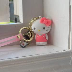 Hello Kitty nyckelring 🌸går även att sätta på exempelvis väska 