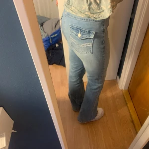 Bootcutjeans - Snygga Bootcut jeans💕