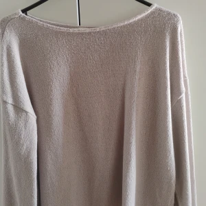 Stickad cardigan - Stickad cardigan, storlek medium/large, är i väldigt fin form