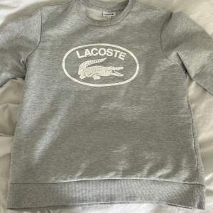 Hej säljer min Lacoste tröja i fint skick  eftersom den är förliten kontakta om du har frågor eller är intreserad 